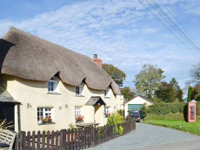 Airbnb Clawton Holiday Rentals Places To Stay England