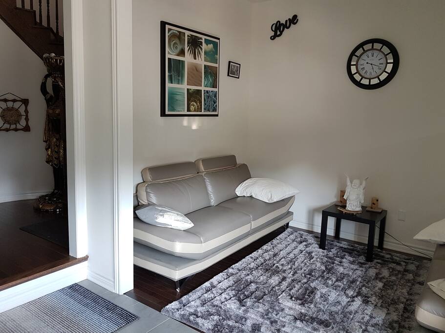 Front quest room