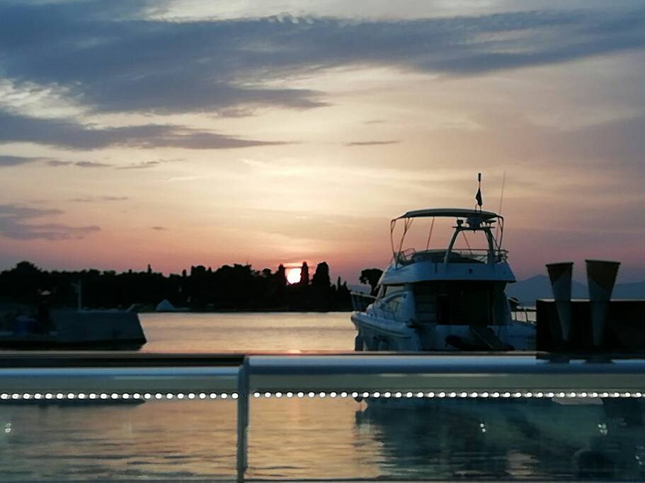 Sonnenuntergang /am Hafen fotographiert