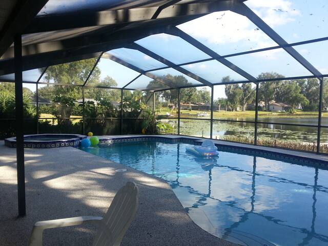 Life Is Good at Lake Joyce Resort (King w/Pr Bath)