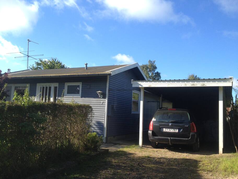 Front of the house incl. carport