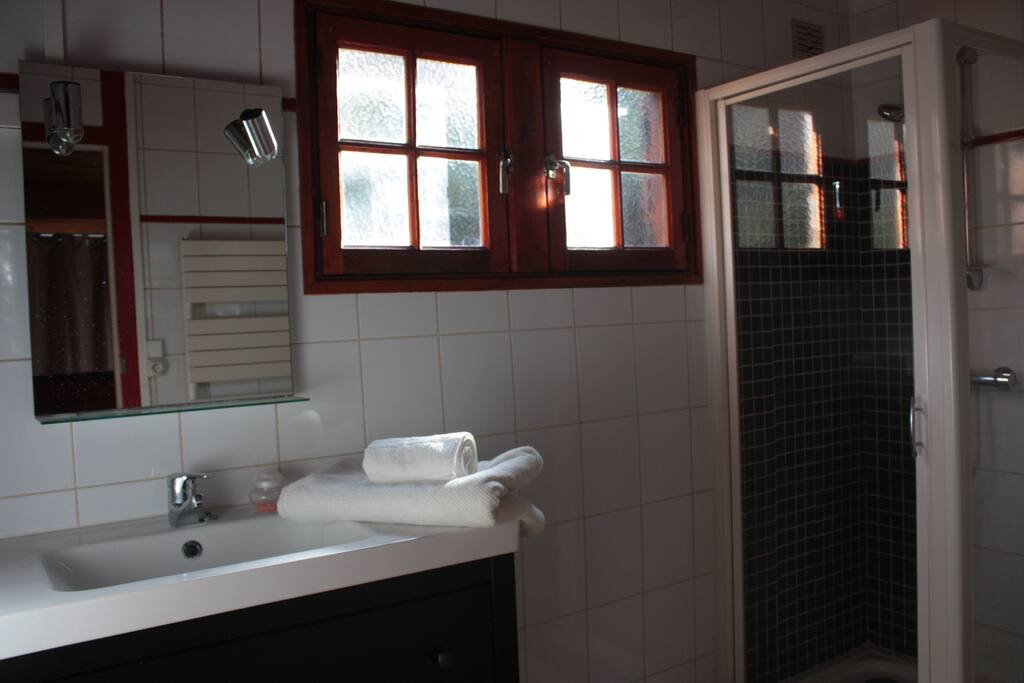 Linge de toilette fourni