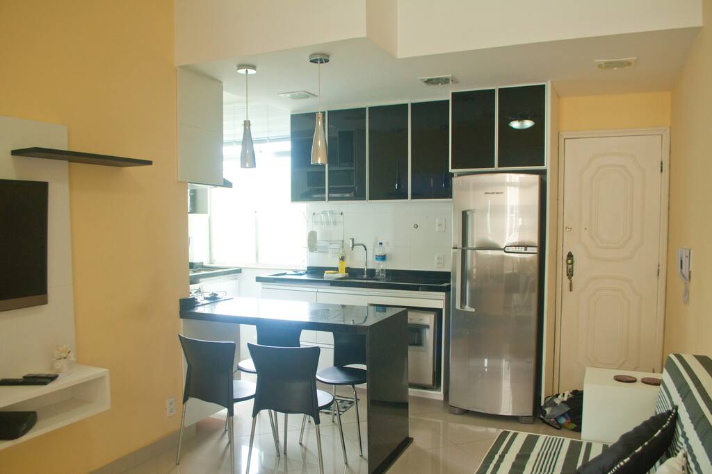 Sala e cozinha americana