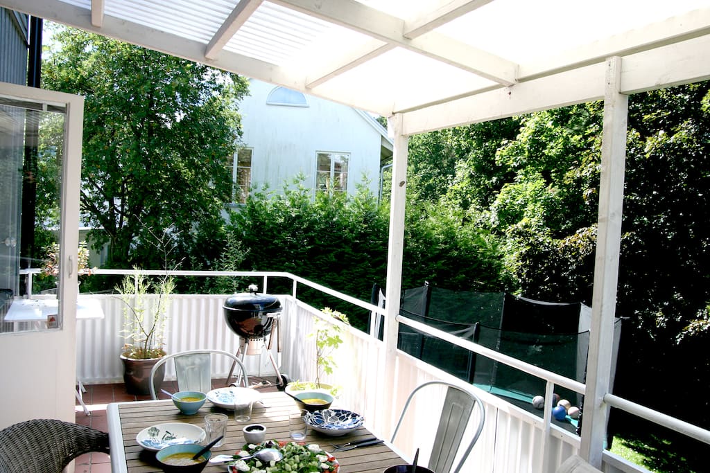 The porch towards the garden.