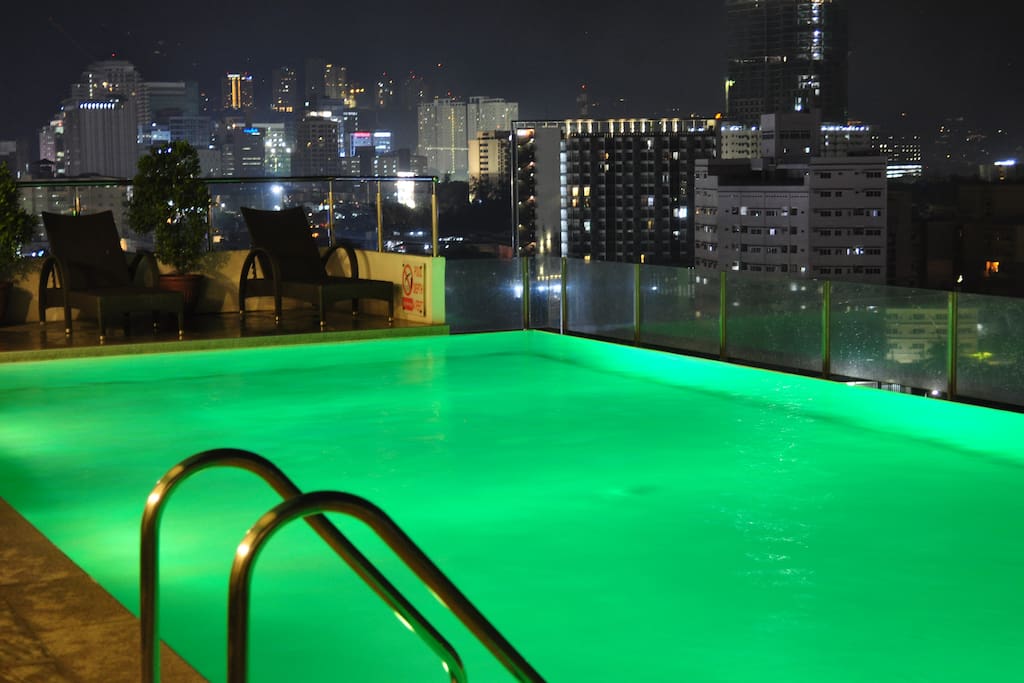 This is your view of the pool area during night time.