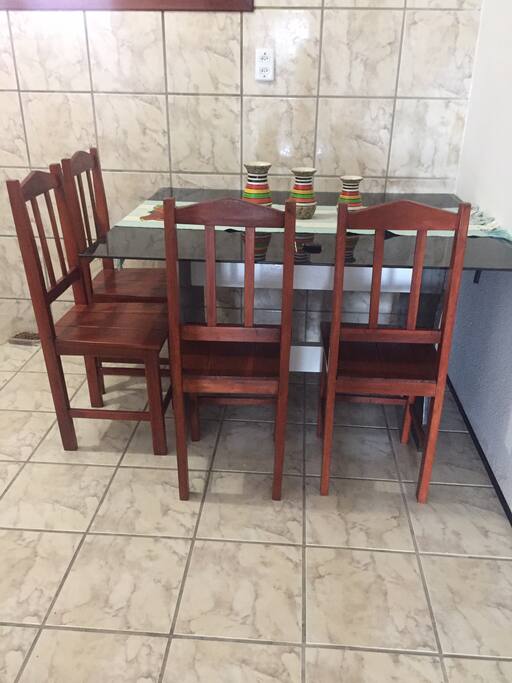 Mesas c/ cadeiras - cozinha