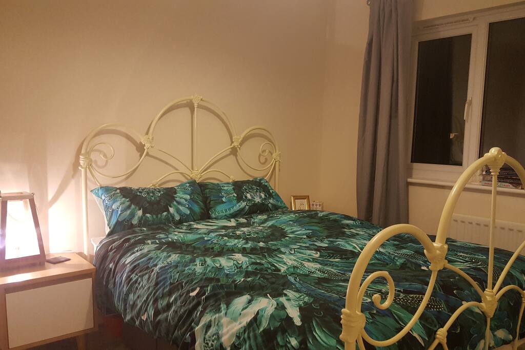 Guest bedroom