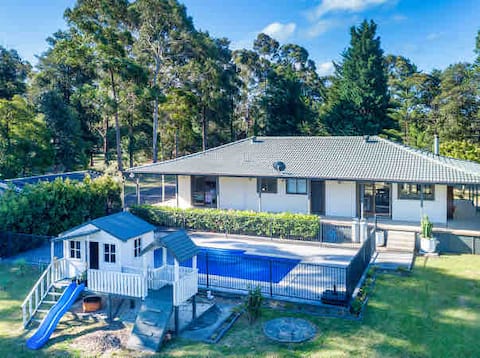 Jervis Bay Luxe Rural Retreat w/ Fireplace & Pool