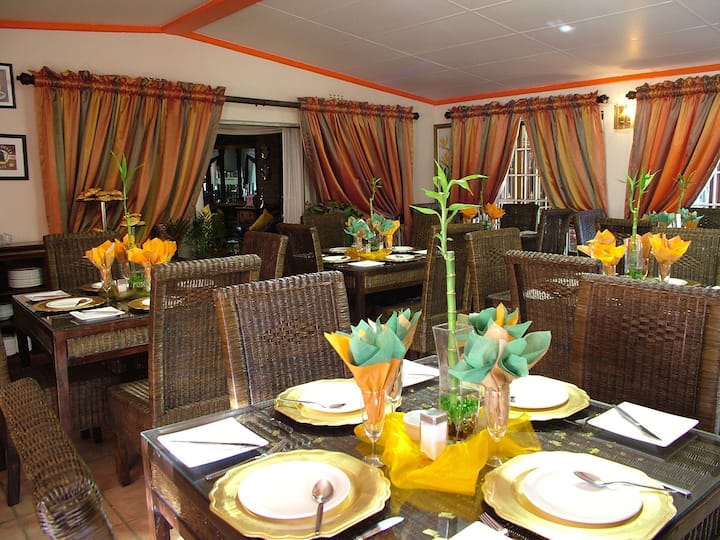 Castle Lodge Accommodation 24 luxury rooms.