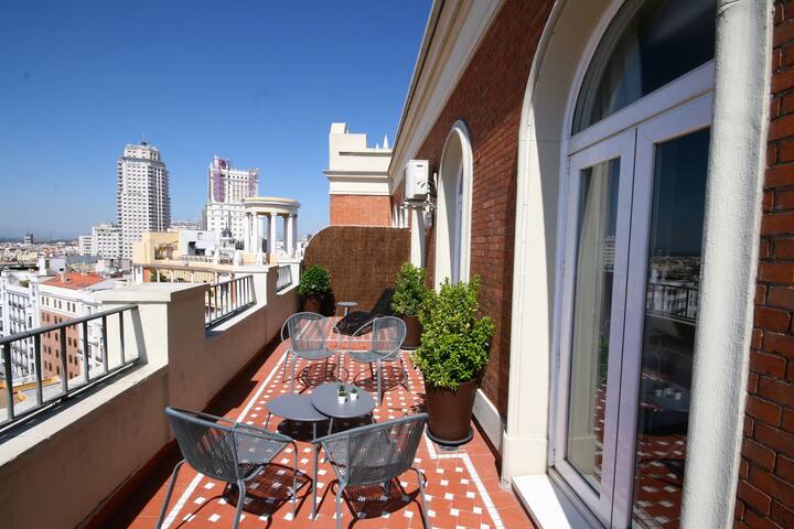 Penthouse in Gran Vía with Terrace to Royal Palace gallery image 4