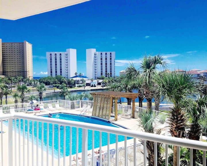 Holidays Special in just updated renovated condo! Condominiums for