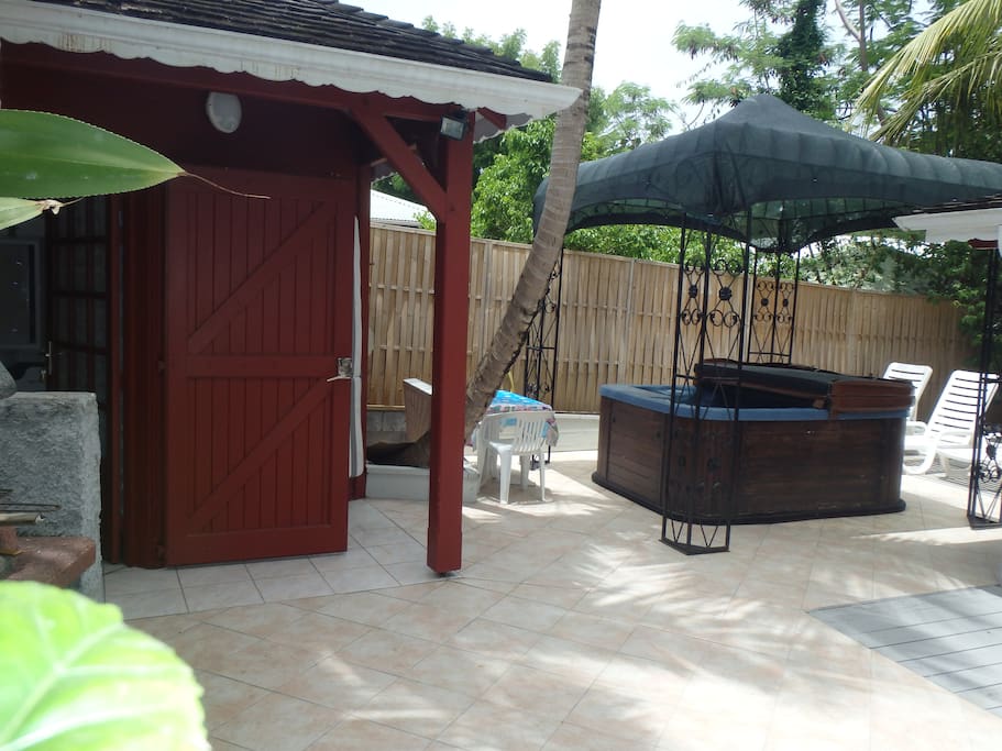 Jacuzzi sur la terrasse