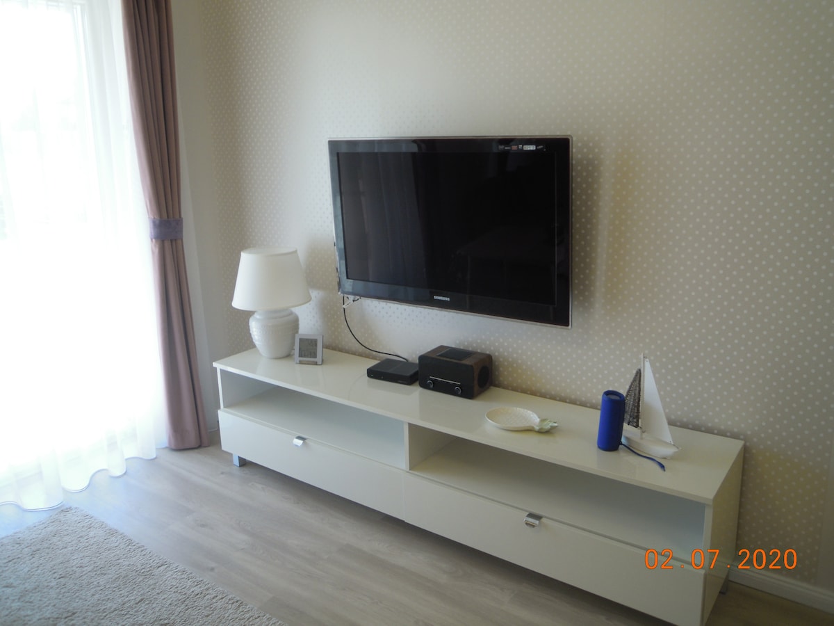 Káblová televízia s 80 kanálmi