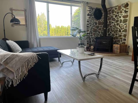 Country Cabin 5mins from Town