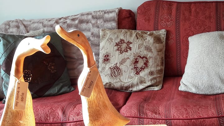 Cosy & quiet double room with seperate lounge