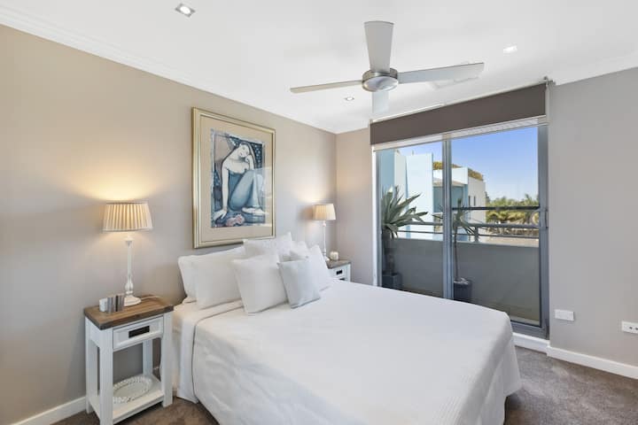 3. hálószoba - Queen közvetlen hozzáféréssel az erkélyhez