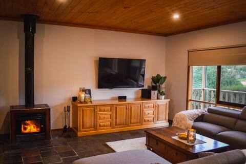 Wifi, Foxtel, Pet Friendly, "Shaw Thing Lodge":