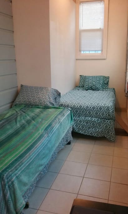 2 twin size beds