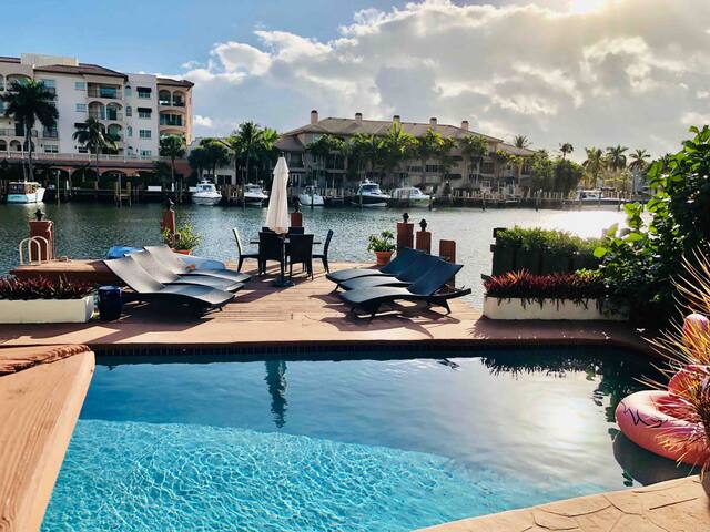 Casa Navarro on Las Olas Isles