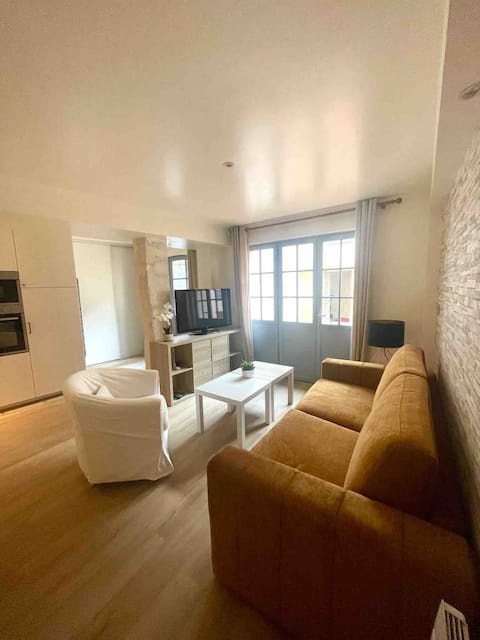Propriété Airbnb réussie: Lovely renovated accommodation in the very center à Auxerre