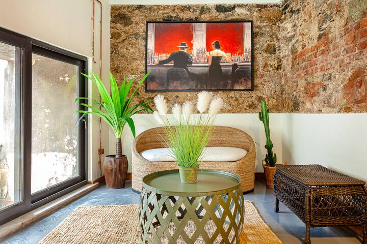 SEA VIEW TERRACE PRV.GARDEN BRICK WALL 4BR 3BA gallery image 2