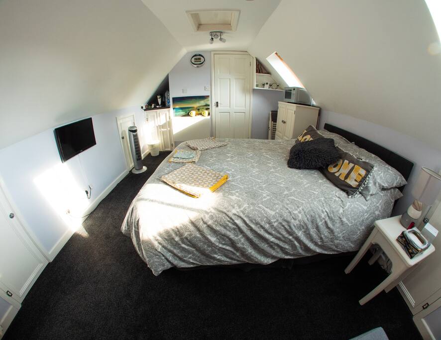 Compact studio flat