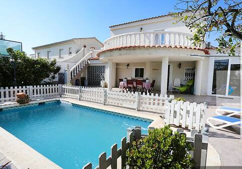 Casa con piscina privada en la playa de Cambrils