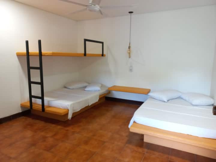 ห้องนอนที่ 5 พร้อมห้องน้ำ 