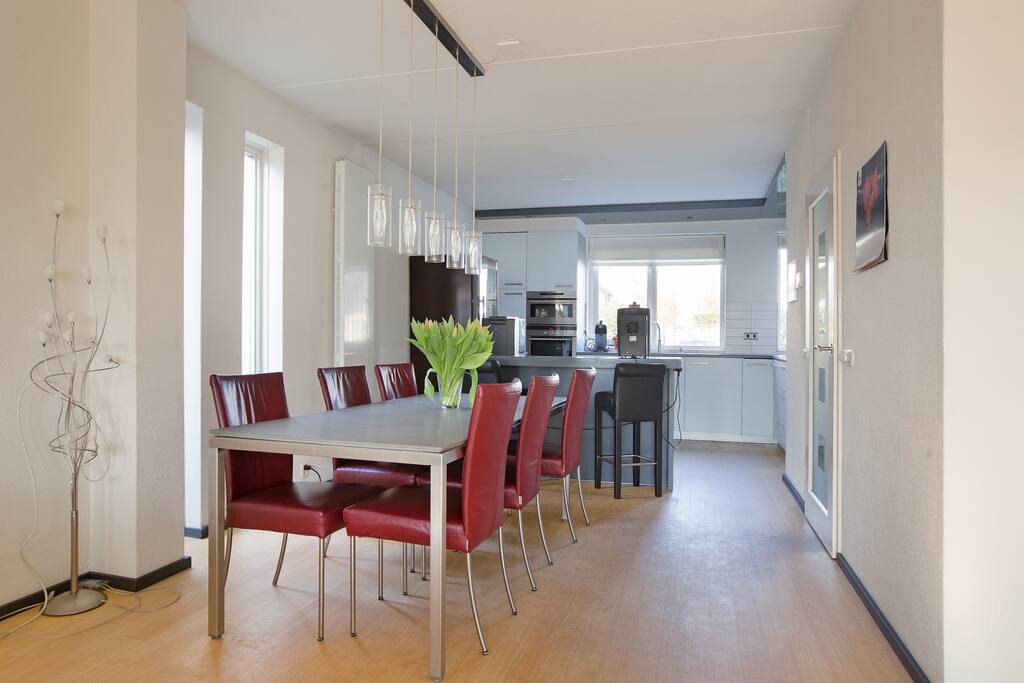 Dining area with bar