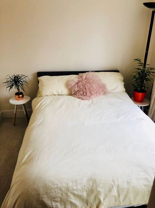 comfy double bed, sheets and towels provided