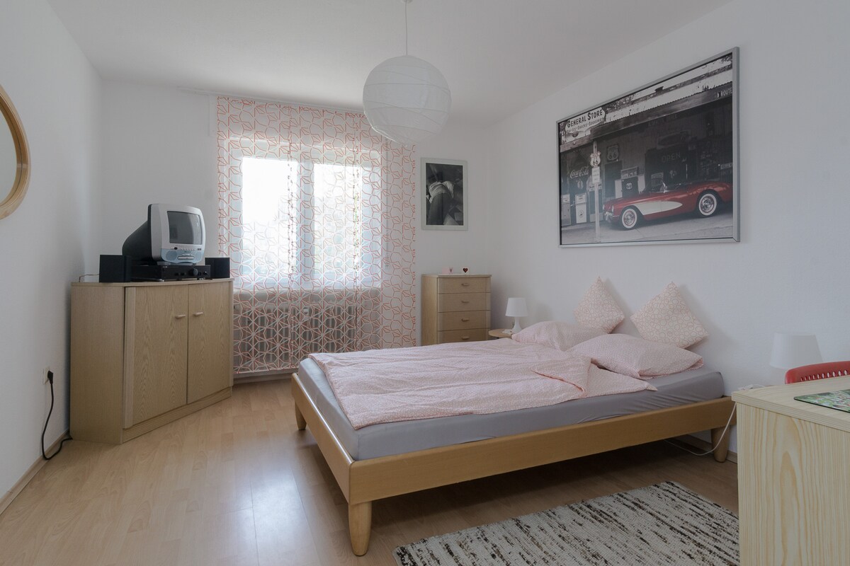 Мала спална соба