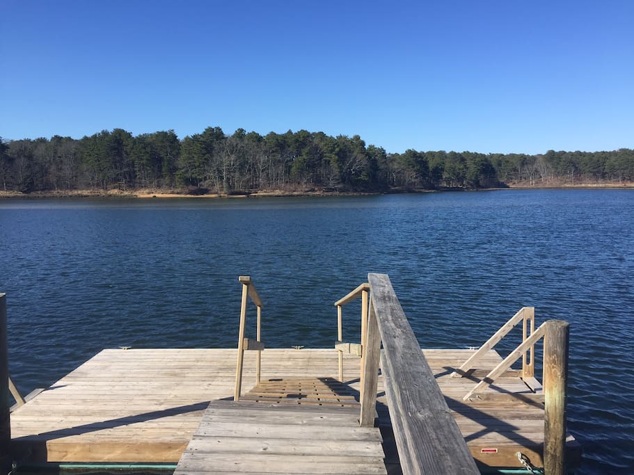 This is the community dock in our neighborhood which is a short walk from our home - good for swimming and fishing. Also a place to easily load the kayak You may use this as our guest.