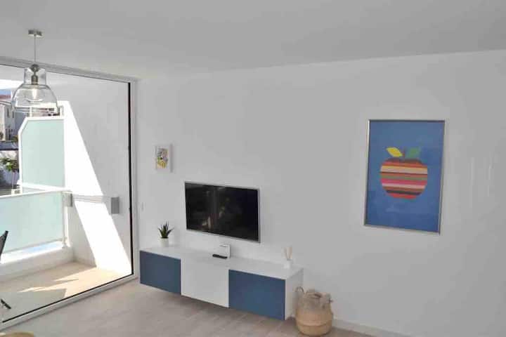 Luxurious Apartment, Next To The Yumbo - Playa del Inglés