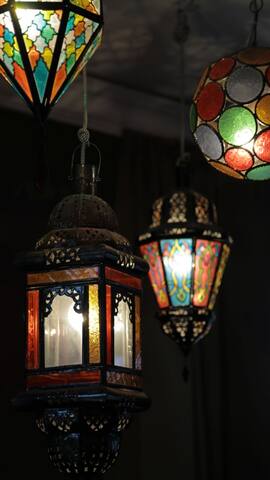 Great Bright Central Place Piano, Cinema & Balcony gallery image 3