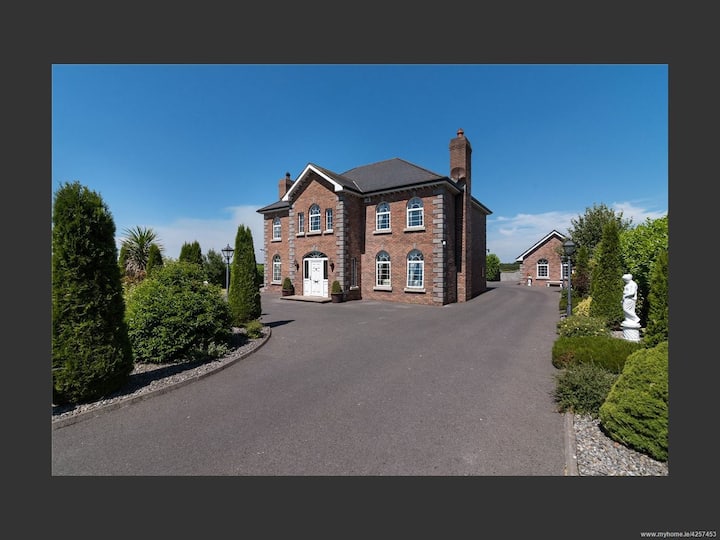 Woodfield House Houses for Rent in County Galway, County Galway