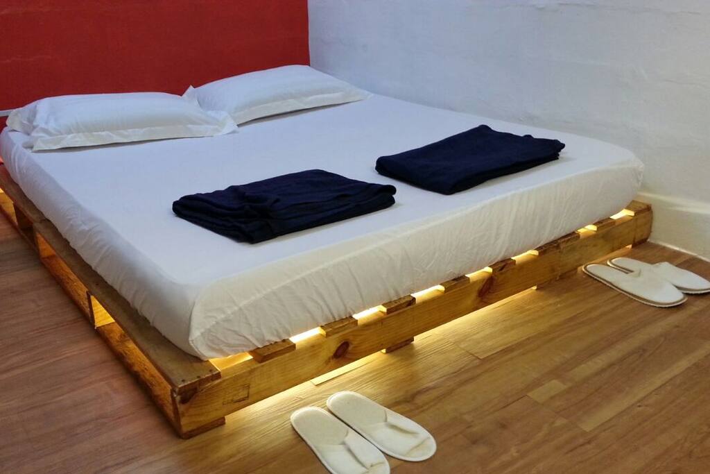 Standard Room for 2 person with bath room and aircon