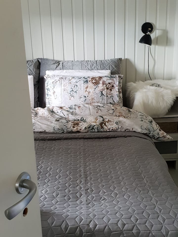 卧室1 -双天鹅欧陆床