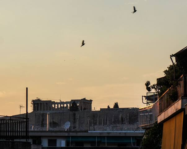 Loft with Acropolis view in the heart of Athens gallery image 4