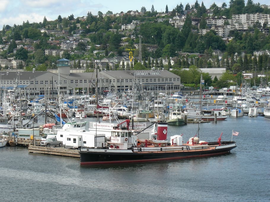 Fisherman's Terminal as seen heading South on the Ballard Bridge