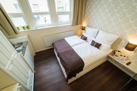 Cosy British-Style Room in Central Stuttgart