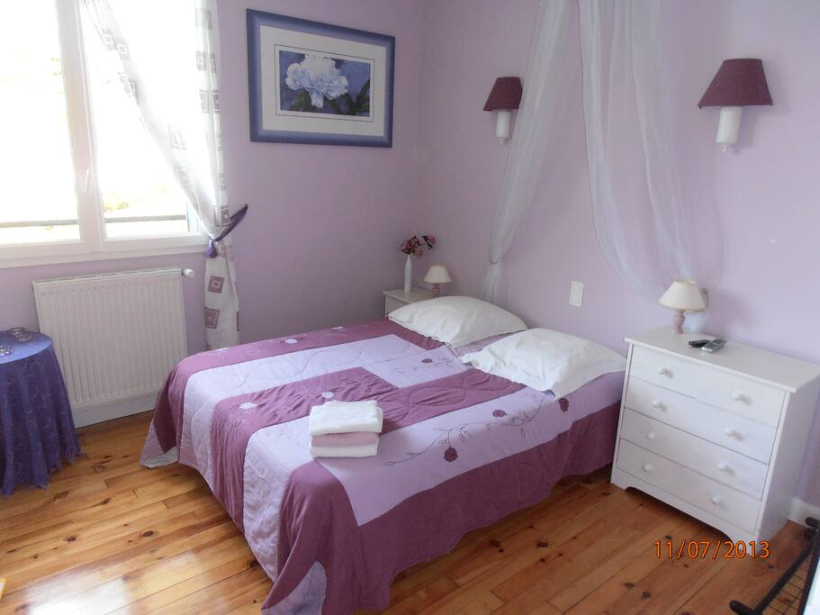 La chambre avec salle d'eau/wc
