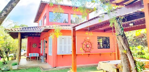 Trails, waterfalls and tranquility 1 hour from BH