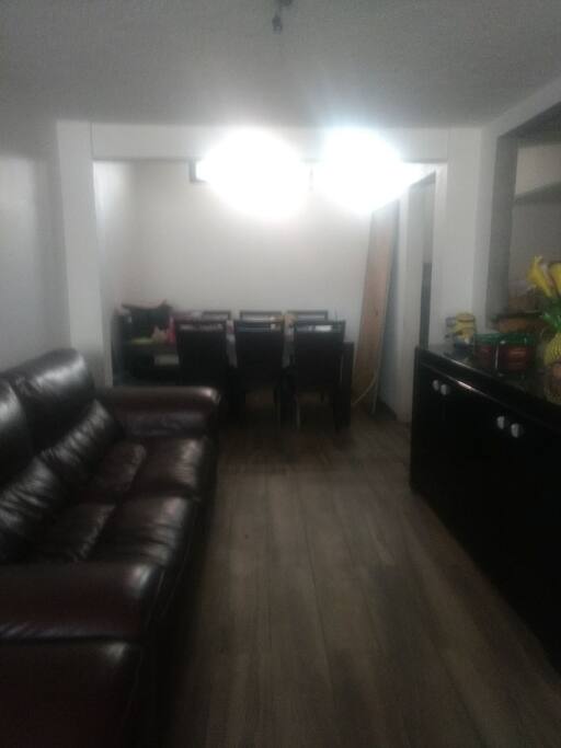 la sala y el comedor