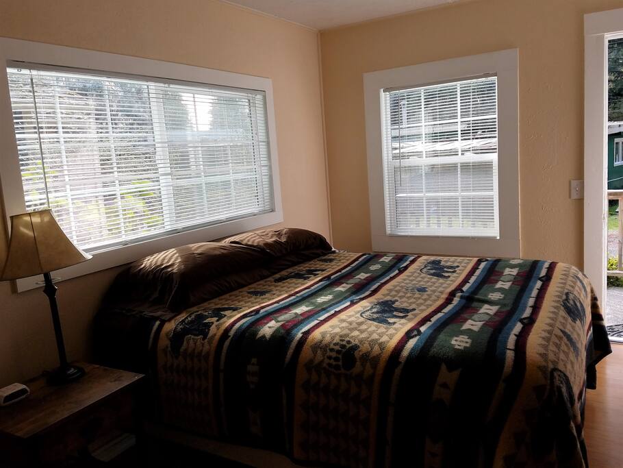 Queen size memory foam bed.