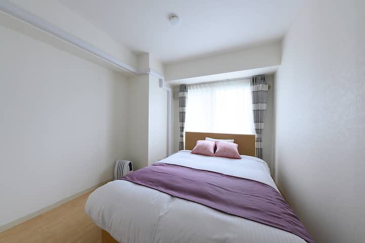 请在舒适的床上好好休息快適なダブルベッド（ 195厘米× 140厘米）でゆっくりお休みください☆