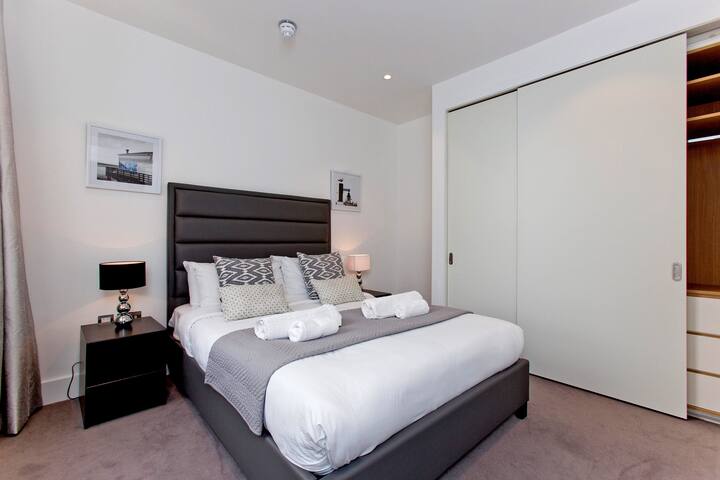 Modern and Luxury 2 bedroom with AC, Covent Garden gallery image 2
