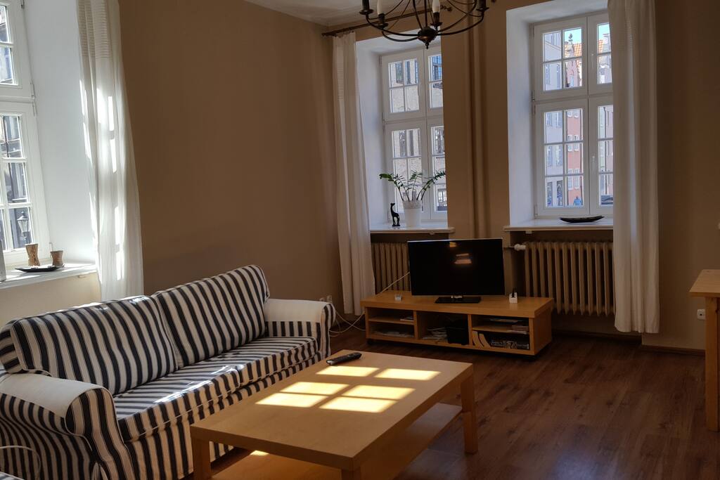 Living room. Bright and spacious