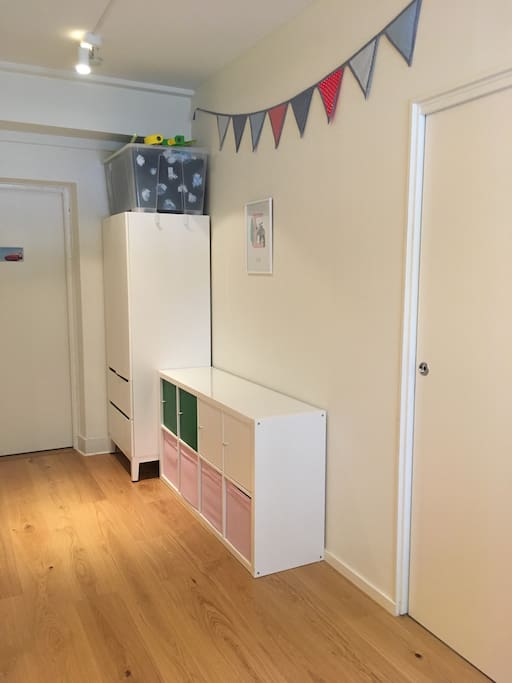 Room for rent, 90cm bed, 10sqm. Lock on the 2 doors.