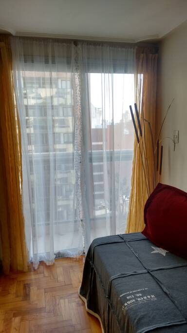 Balcon Living (vista a calle Estrada)