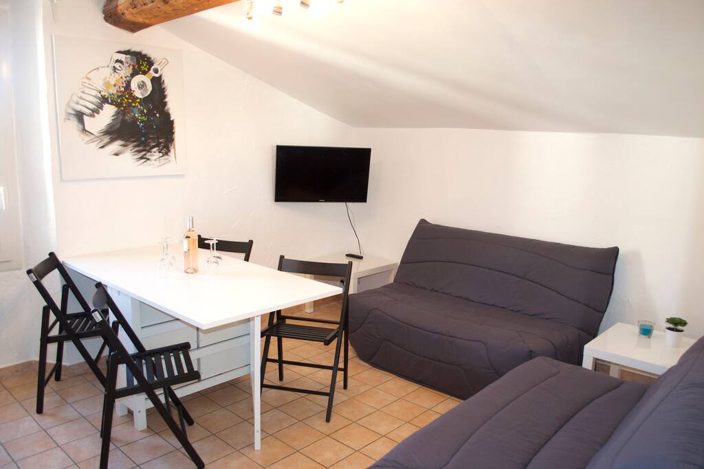 Cuisine - salon - salle à manger